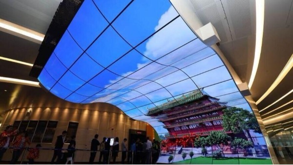 OLED顯示屏未來可期，商顯行業之旅中億睿科技伴你同